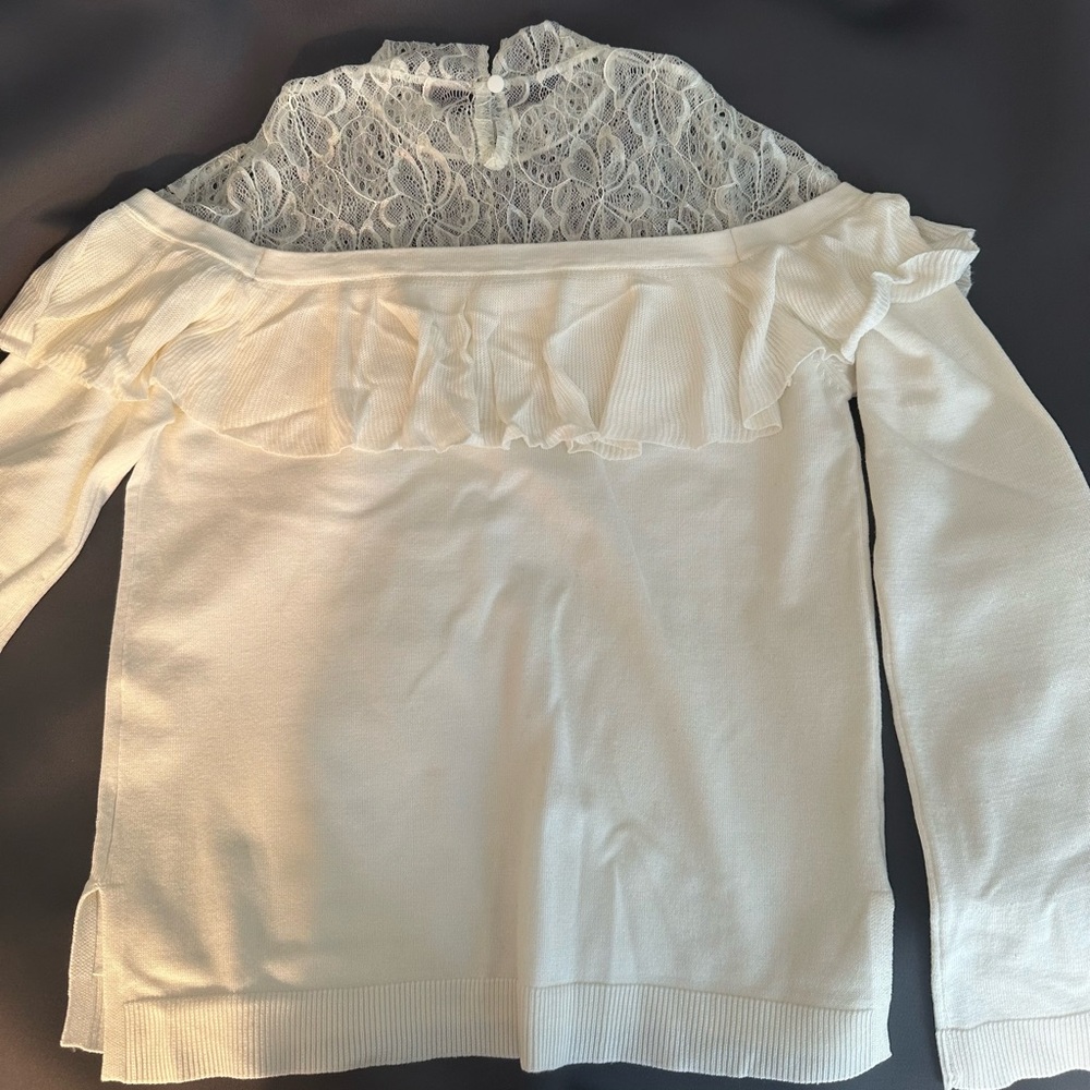 Elegant lightweight cream sweater with  lace top. New without tags. S